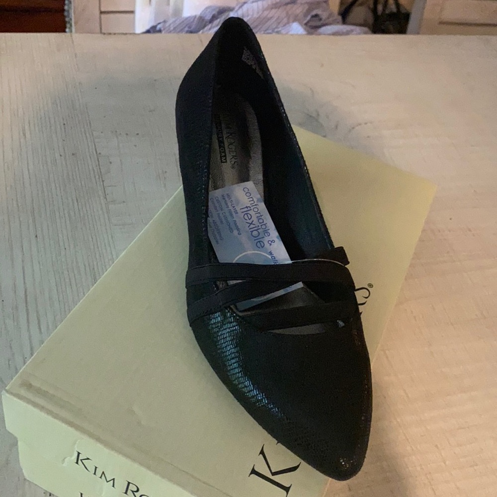 New in the box women’s dress shoes 8.5